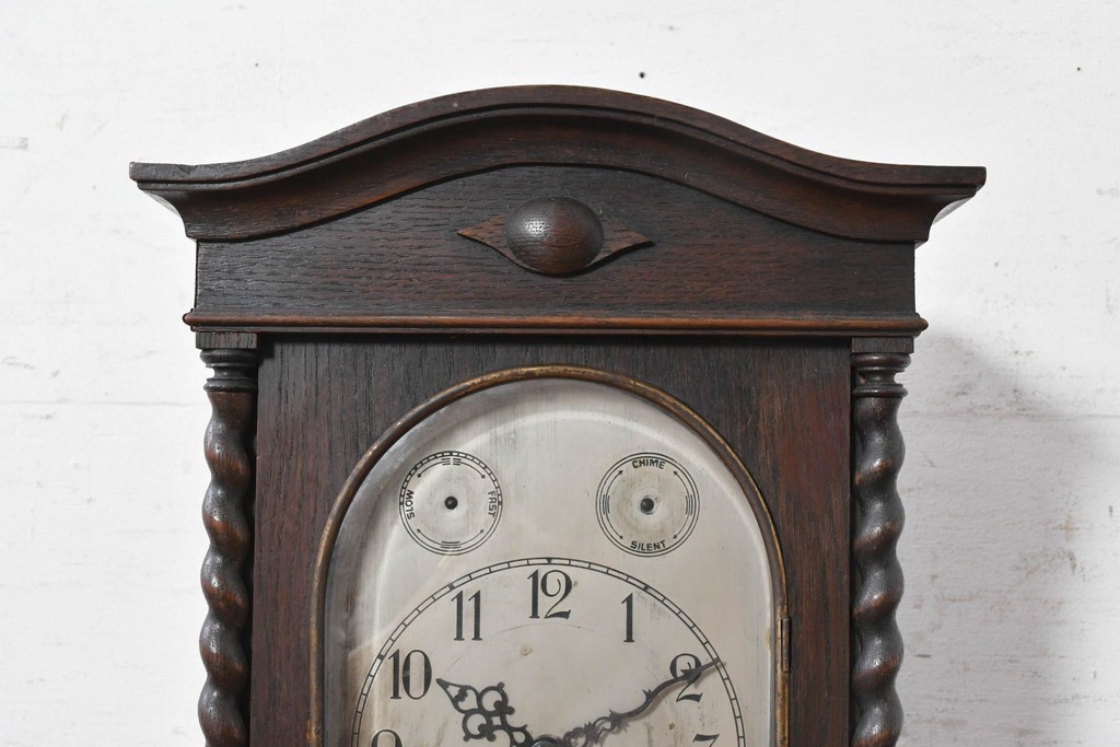 ドイツアンティーク　1920年から1930年頃　　KIENZLE(キンツレ)　ツイスト装飾と曲線的な天板が美しい重厚な置き時計　(R-091801)