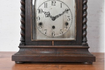 ドイツアンティーク　1920年から1930年頃　　KIENZLE(キンツレ)　ツイスト装飾と曲線的な天板が美しい重厚な置き時計　(R-091801)