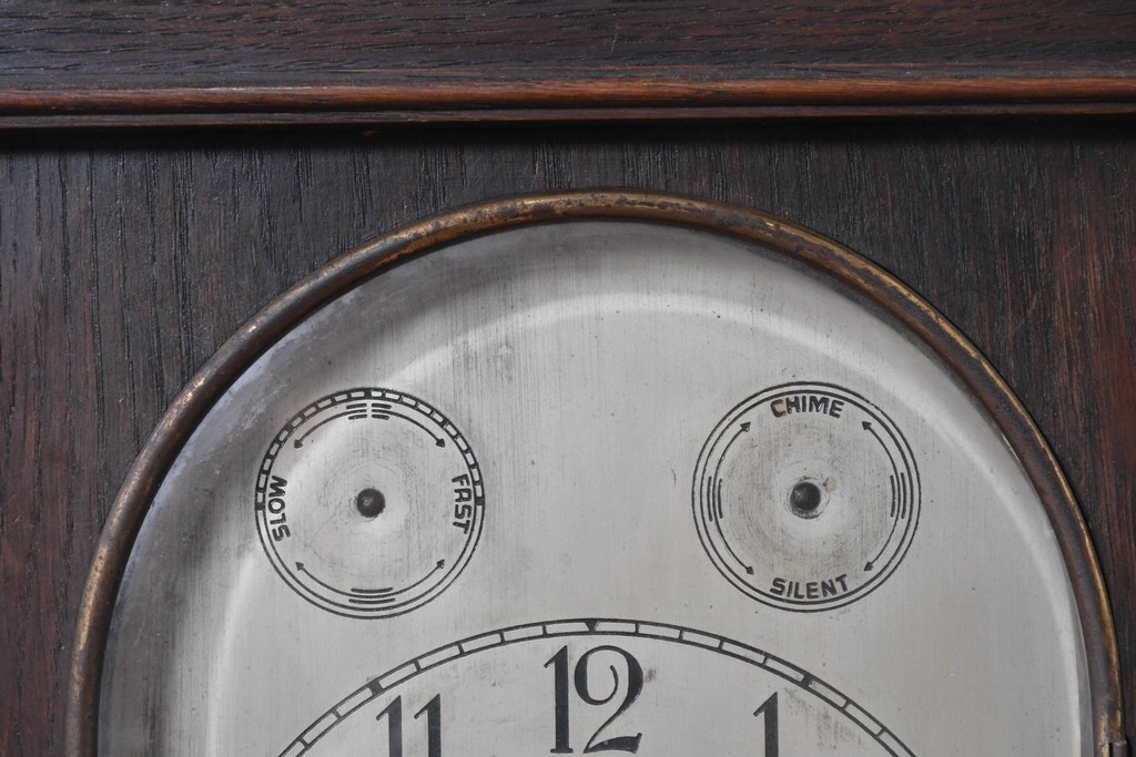 ドイツアンティーク　1920年から1930年頃　　KIENZLE(キンツレ)　ツイスト装飾と曲線的な天板が美しい重厚な置き時計　(R-091801)
