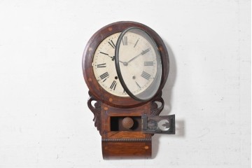 イギリスアンティーク　1880年から1900年頃　繊細な彫刻が魅力のクラシカルな掛け時計　(R-091803)
