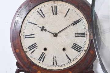 イギリスアンティーク　1880年から1900年頃　繊細な彫刻が魅力のクラシカルな掛け時計　(R-091803)