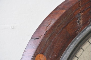 イギリスアンティーク　1880年から1900年頃　繊細な彫刻が魅力のクラシカルな掛け時計　(R-091803)