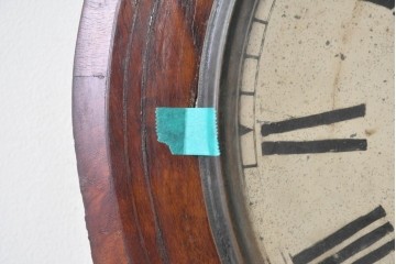 イギリスアンティーク　1880年から1900年頃　繊細な彫刻が魅力のクラシカルな掛け時計　(R-091803)