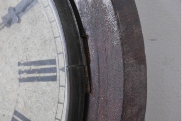 イギリスアンティーク　1880年から1900年頃　繊細な彫刻が魅力のクラシカルな掛け時計　(R-091803)