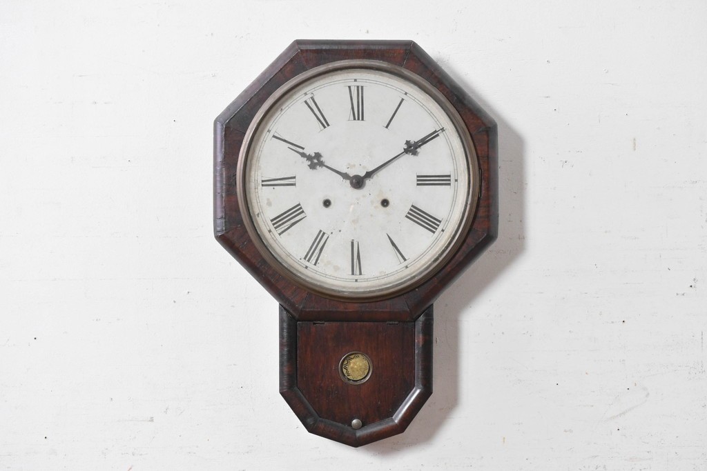 アメリカアンティーク　1880年から1900年頃　William L. Gilbert Clock Company(ウィリアム・L・ギルバート・クロック・カンパニー)　深みのある木色と木目が上品な掛け時計　(R-091804)