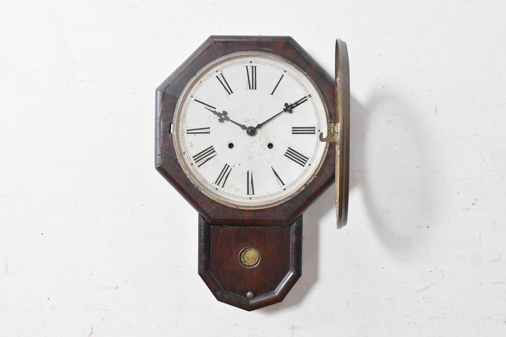 アメリカアンティーク　1880年から1900年頃　William L. Gilbert Clock Company(ウィリアム・L・ギルバート・クロック・カンパニー)　深みのある木色と木目が上品な掛け時計　(R-091804)