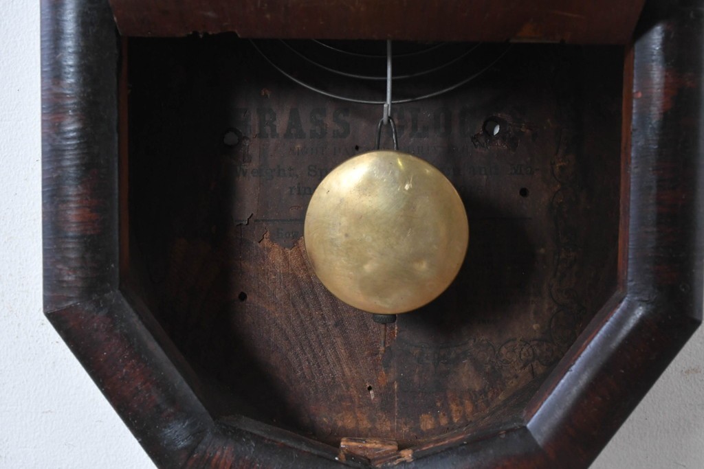 アメリカアンティーク　1880年から1900年頃　William L. Gilbert Clock Company(ウィリアム・L・ギルバート・クロック・カンパニー)　深みのある木色と木目が上品な掛け時計　(R-091804)