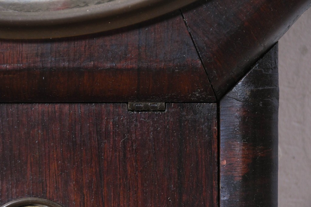 アメリカアンティーク　1880年から1900年頃　William L. Gilbert Clock Company(ウィリアム・L・ギルバート・クロック・カンパニー)　深みのある木色と木目が上品な掛け時計　(R-091804)