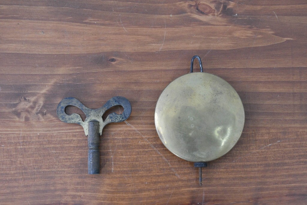 アメリカアンティーク　1880年から1900年頃　William L. Gilbert Clock Company(ウィリアム・L・ギルバート・クロック・カンパニー)　深みのある木色と木目が上品な掛け時計　(R-091804)