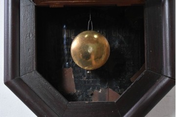 アメリカアンティーク　1900年頃　セス・トーマス(Seth Thomas)　窓を彩る牧歌的な絵が目を引く掛け時計　(R-091805)