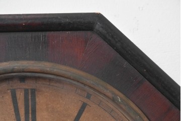 アメリカアンティーク　1870年から1890年頃　E.N.WELCH(ウェルチ)社　八角形のケースと深みのある色合いがクラシカルな掛け時計　(R-091806)