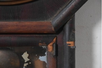 アメリカアンティーク　1870年から1890年頃　E.N.WELCH(ウェルチ)社　八角形のケースと深みのある色合いがクラシカルな掛け時計　(R-091806)