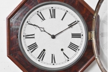 アメリカアンティーク　1870年頃　Ansonia Brass and Copper Co.(アンソニア・ブラス・アンド・カッパー)　美しい木目を楽しめる上品な佇まいの掛け時計　(R-091807)