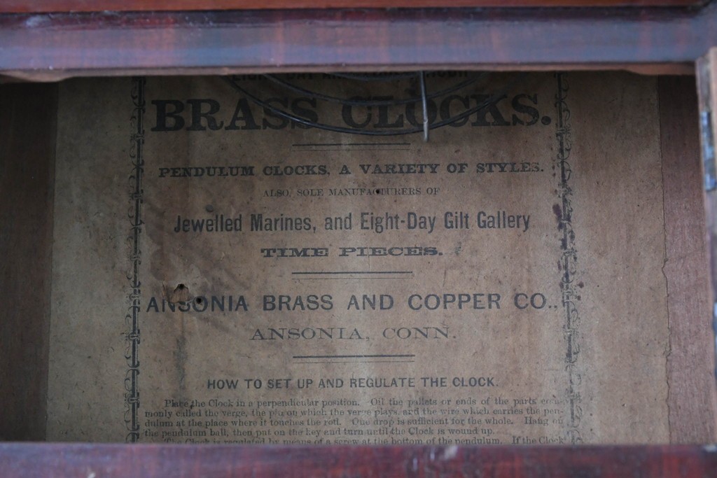 アメリカアンティーク　1870年頃　Ansonia Brass and Copper Co.(アンソニア・ブラス・アンド・カッパー)　美しい木目を楽しめる上品な佇まいの掛け時計　(R-091807)