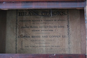 アメリカアンティーク　1870年頃　Ansonia Brass and Copper Co.(アンソニア・ブラス・アンド・カッパー)　美しい木目を楽しめる上品な佇まいの掛け時計　(R-091807)
