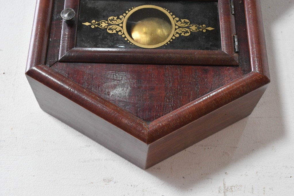 アメリカアンティーク　1870年頃　Ansonia Brass and Copper Co.(アンソニア・ブラス・アンド・カッパー)　美しい木目を楽しめる上品な佇まいの掛け時計　(R-091807)