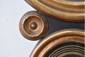 アメリカアンティーク　1880年頃　E. INGRAHAM&CO(イングラハム社)　ゴールドカラーの枠を配したレトロなだるま時計　(R-091808)
