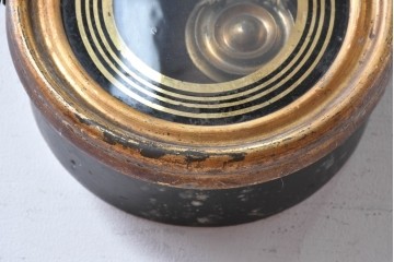 アメリカアンティーク　1880年頃　E. INGRAHAM&CO(イングラハム社)　ゴールドカラーの枠を配したレトロなだるま時計　(R-091808)