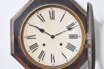 アメリカアンティーク　1870年から1890年頃　E.N.WELCH(ウェルチ)社　八角形の枠と味わい深い木色が魅力の掛け時計　(R-091810)
