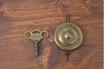 アメリカアンティーク　1870年から1890年頃　E.N.WELCH(ウェルチ)社　八角形の枠と味わい深い木色が魅力の掛け時計　(R-091810)