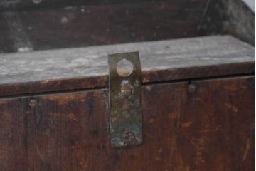 アメリカアンティーク　1880年から1900年頃　William L. Gilbert Clock Company(ウィリアム・L・ギルバート・クロック・カンパニー)　八角形の文字盤枠と優美な彫刻装飾がお洒落な掛け時計　(R-091811)