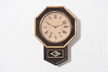 アメリカアンティーク　1900年頃　New Haven Clock Co.(ニューヘブン社)　金色の縁取りと菱形模様が印象的な八角形の掛け時計　(R-091812)