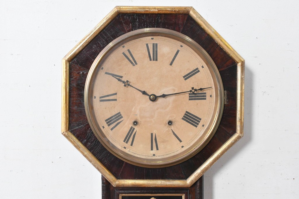 アメリカアンティーク　1900年頃　New Haven Clock Co.(ニューヘブン社)　金色の縁取りと菱形模様が印象的な八角形の掛け時計　(R-091812)