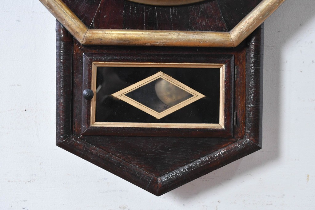 アメリカアンティーク　1900年頃　New Haven Clock Co.(ニューヘブン社)　金色の縁取りと菱形模様が印象的な八角形の掛け時計　(R-091812)