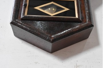 アメリカアンティーク　1900年頃　New Haven Clock Co.(ニューヘブン社)　金色の縁取りと菱形模様が印象的な八角形の掛け時計　(R-091812)