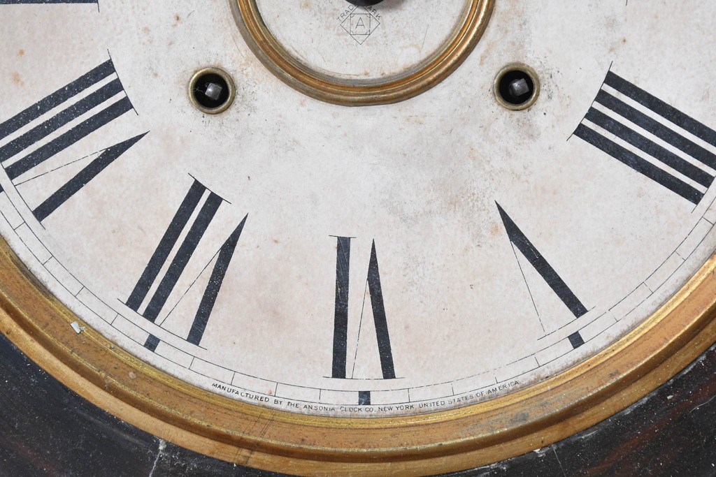 アメリカアンティーク　1900年頃　New Haven Clock Co.(ニューヘブン社)　金色の縁取りがクラシカルな八角形の掛け時計　(R-091813)
