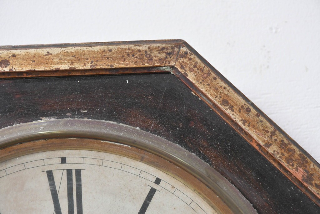 アメリカアンティーク　1900年頃　New Haven Clock Co.(ニューヘブン社)　金色の縁取りがクラシカルな八角形の掛け時計　(R-091813)
