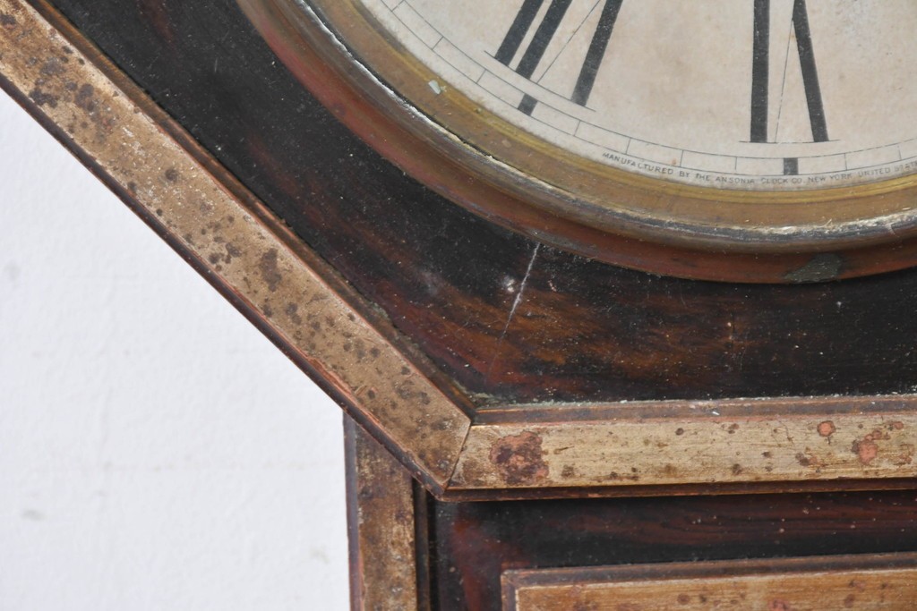 アメリカアンティーク　1900年頃　New Haven Clock Co.(ニューヘブン社)　金色の縁取りがクラシカルな八角形の掛け時計　(R-091813)