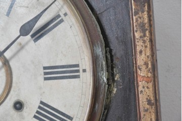 アメリカアンティーク　1900年頃　New Haven Clock Co.(ニューヘブン社)　金色の縁取りがクラシカルな八角形の掛け時計　(R-091813)
