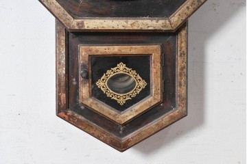 アメリカアンティーク　1900年頃　New Haven Clock Co.(ニューヘブン社)　金色の縁取りがクラシカルな八角形の掛け時計　(R-091813)