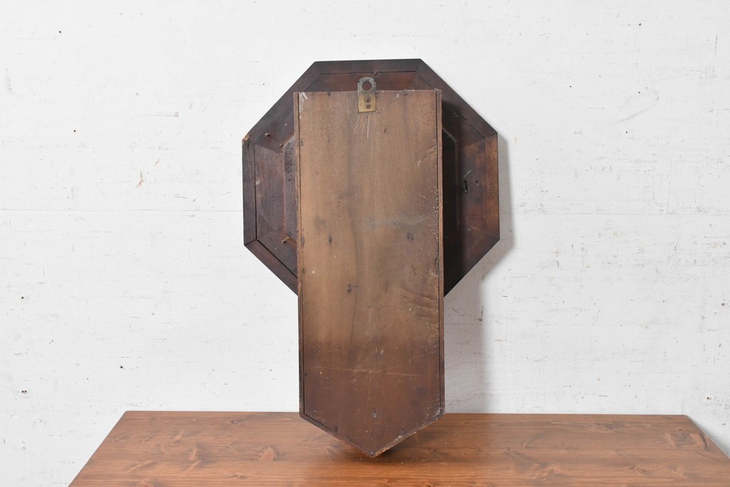 アメリカアンティーク　1900年頃　New Haven Clock Co.(ニューヘブン社)　金色の縁取りがクラシカルな八角形の掛け時計　(R-091813)