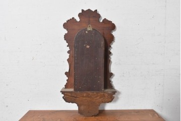 アメリカアンティーク　1870年から1910年頃　華やかな木彫り装飾と絵付けガラスが華やかな掛け時計　(R-091815)