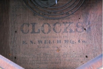 アメリカアンティーク　E.N.WELCH(ウェルチ)社　1890年から1890年頃　金色の縁取りがクラシカルな掛け時計　(R-091816)