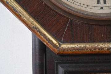 アメリカアンティーク　1880年から1890年頃　金色の縁取りがレトロな掛け時計　(R-091822)