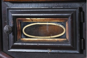 アメリカアンティーク　1880年から1890年頃　金色の縁取りがレトロな掛け時計　(R-091822)