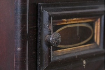 アメリカアンティーク　1880年から1890年頃　金色の縁取りがレトロな掛け時計　(R-091822)