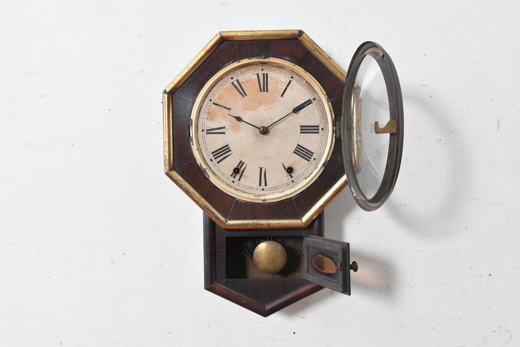 アメリカアンティーク　1880年から1890年頃　金色の縁取りがレトロな掛け時計　(R-091822)