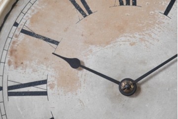 アメリカアンティーク　1880年から1890年頃　金色の縁取りがレトロな掛け時計　(R-091822)