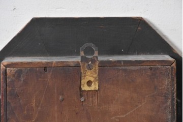 アメリカアンティーク　1880年から1890年頃　金色の縁取りがレトロな掛け時計　(R-091822)