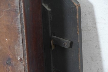 アメリカアンティーク　1880年から1890年頃　金色の縁取りがレトロな掛け時計　(R-091822)