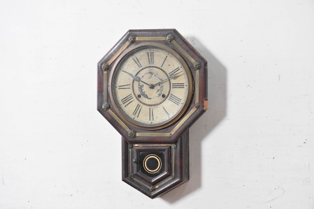 アメリカアンティーク　1900年頃　WATERBURY CLOCK CO.(ウォーターベリー)　花モチーフの装飾と金色のラインがお洒落な掛け時計　(R-091824)