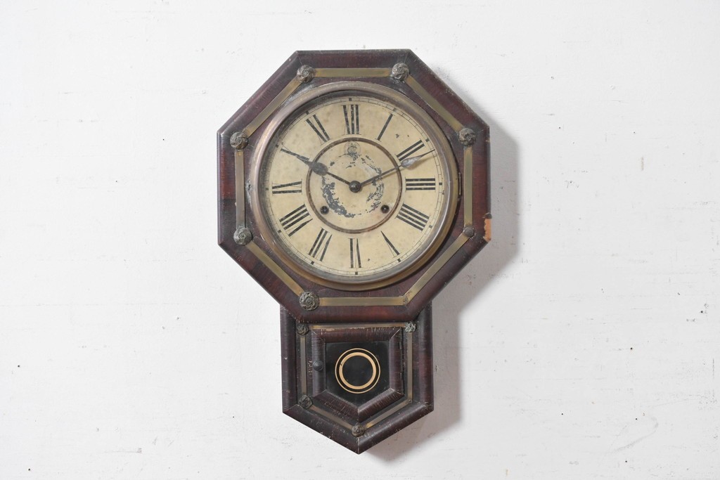 アメリカアンティーク　1900年頃　WATERBURY CLOCK CO.(ウォーターベリー)　花モチーフの装飾と金色のラインがお洒落な掛け時計　(R-091824)