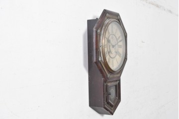 アメリカアンティーク　1900年頃　WATERBURY CLOCK CO.(ウォーターベリー)　花モチーフの装飾と金色のラインがお洒落な掛け時計　(R-091824)