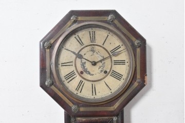 アメリカアンティーク　1900年頃　WATERBURY CLOCK CO.(ウォーターベリー)　花モチーフの装飾と金色のラインがお洒落な掛け時計　(R-091824)