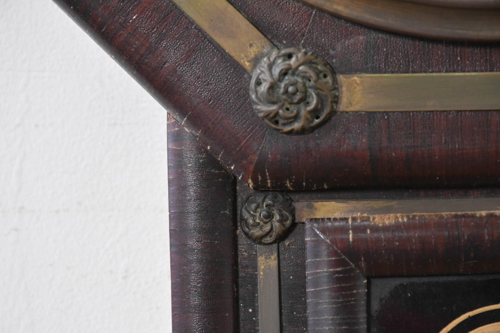 アメリカアンティーク　1900年頃　WATERBURY CLOCK CO.(ウォーターベリー)　花モチーフの装飾と金色のラインがお洒落な掛け時計　(R-091824)
