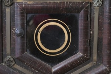 アメリカアンティーク　1900年頃　WATERBURY CLOCK CO.(ウォーターベリー)　花モチーフの装飾と金色のラインがお洒落な掛け時計　(R-091824)